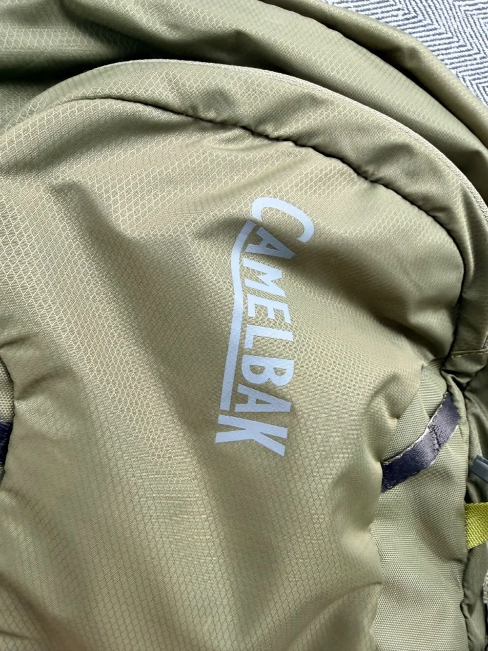 OSPREY - Olive Green Daypack Backpack